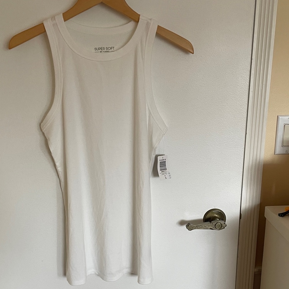 torrid White Ribbed Tank - Crew Neck